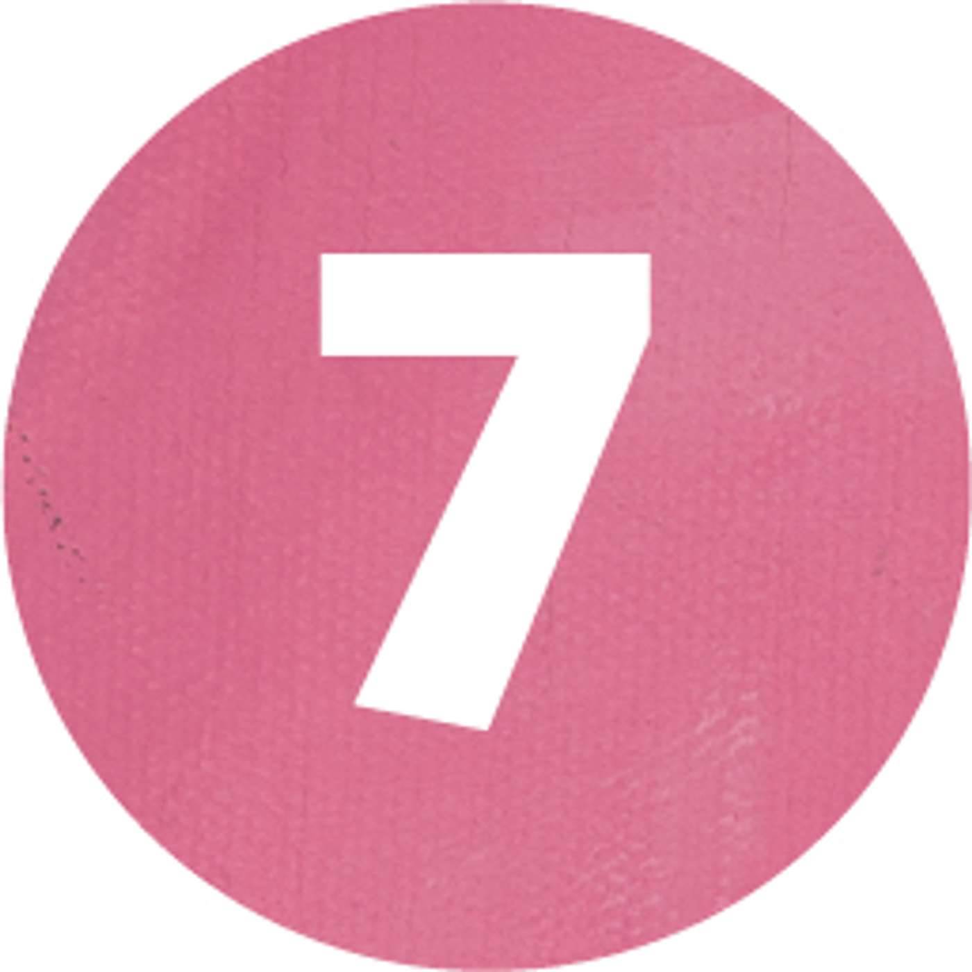 7 - מוצגים בויטרינות