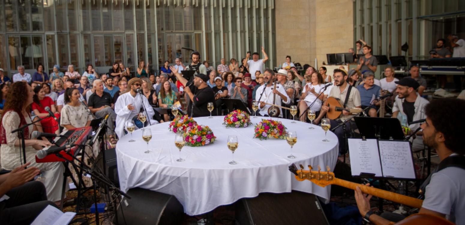 קבלות השבת בחצר בית אבי חי בעונה חדשה (פרסומת #1)
