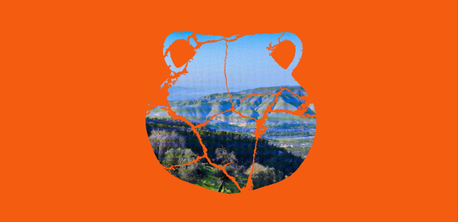 Between History and Archaeology