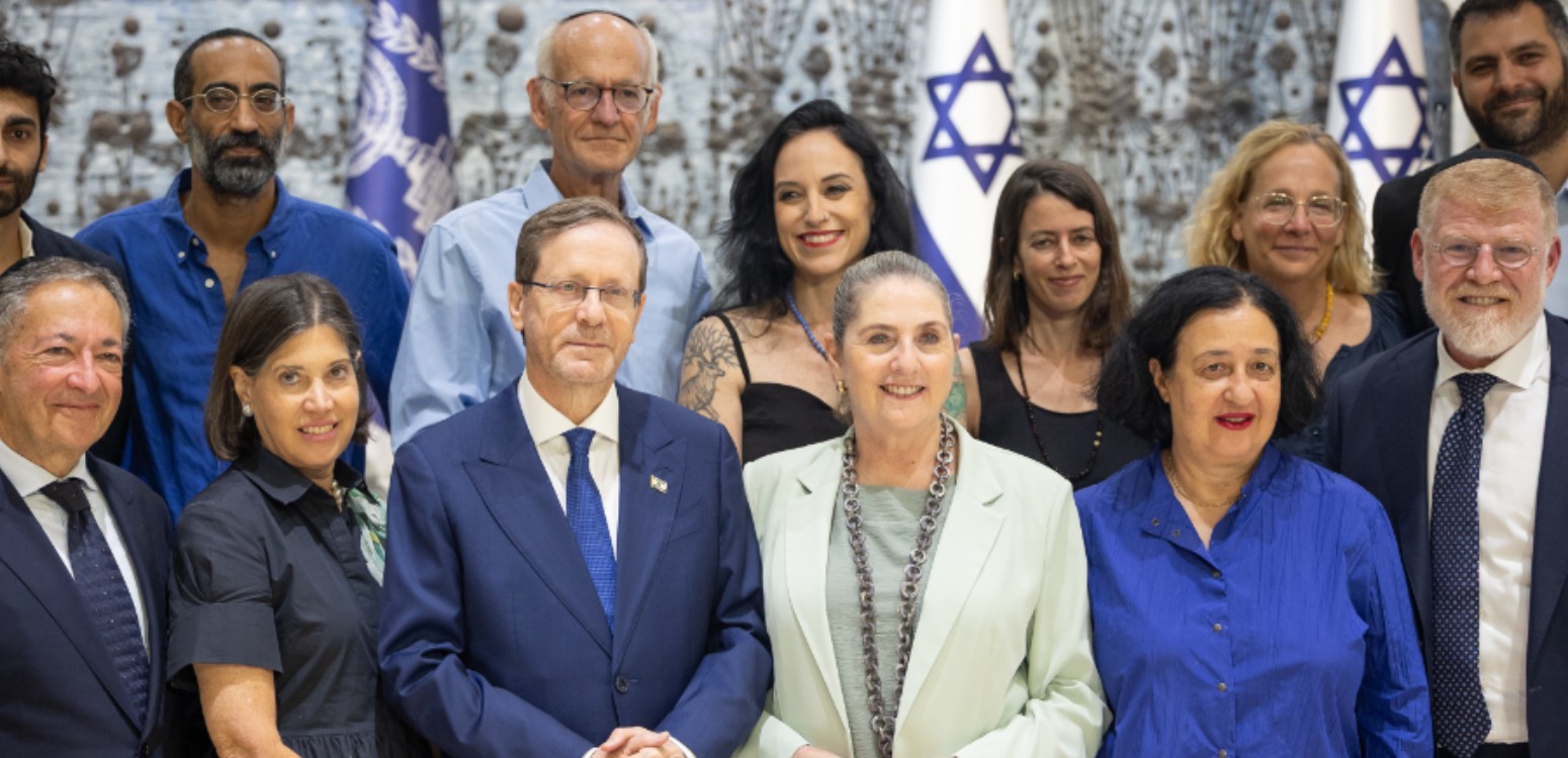 כשהעולם קורא שירים: מיה טבת־דיין זכתה בפרס רעיית הנשיא לשירה עברית
