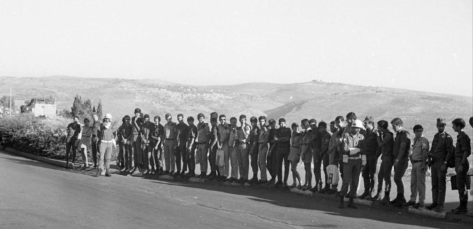 ביקור בתערוכה 'עליזה אורבך: עמדתי בירושלים'